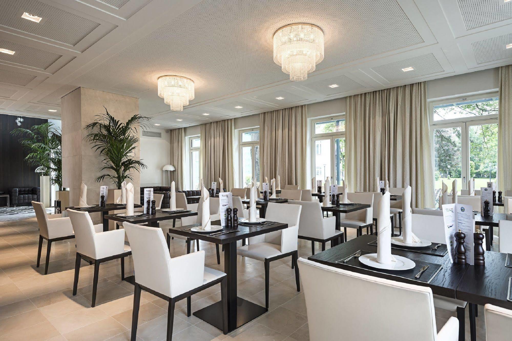 Tauroa Steirerschloessl Hotel Целтвег Екстериор снимка